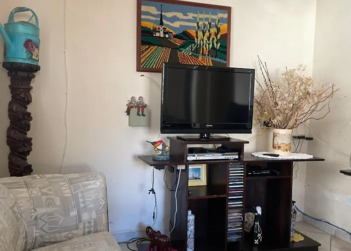 Helena\'S Guest House