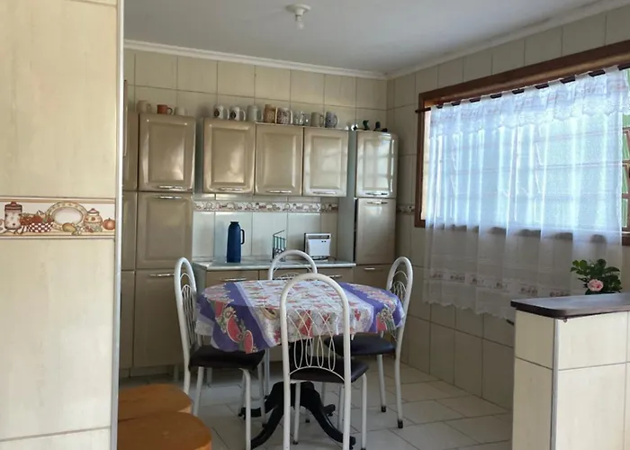Helena\'S Guest House